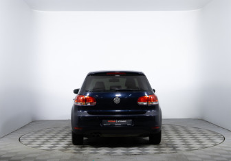Подержанный автомобиль Volkswagen Golf Hatchback 2011 года (6 фото)