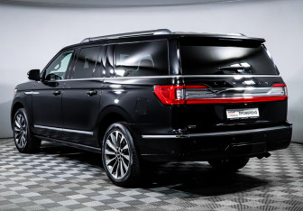 Подержанный автомобиль Lincoln Navigator 2021 года (7 фото)