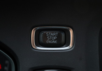 Подержанный автомобиль Volvo V40 Hatchback 2014 года (10 фото)