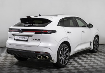 Подержанный автомобиль Changan UNI-K 2024 года (5 фото)