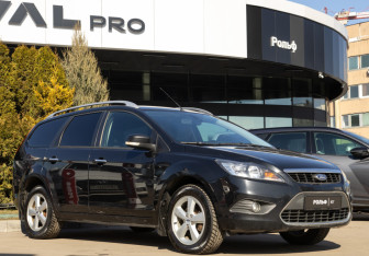 Подержанный автомобиль Ford Focus Wagon 2011 года (2 фото)