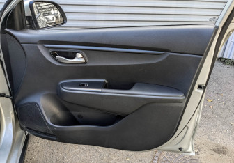 Подержанный автомобиль Kia Rio Hatchback 2020 года (22 фото)