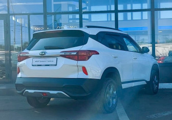 Подержанный автомобиль Kia Seltos 2021 года (5 фото)