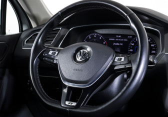 Подержанный автомобиль Volkswagen Tiguan 2017 года (14 фото)