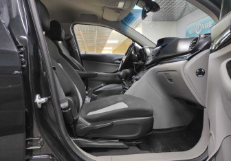 Подержанный автомобиль Chevrolet Orlando 2014 года (10 фото)