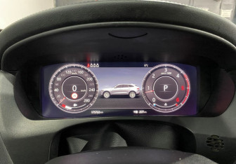 Подержанный автомобиль Jaguar F-Pace 2019 года (12 фото)