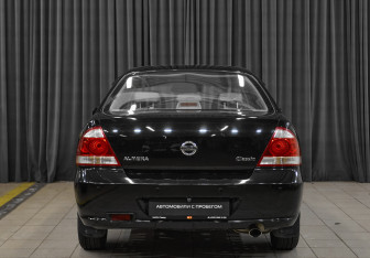 Подержанный автомобиль Nissan Almera Classic 2006 года (5 фото)