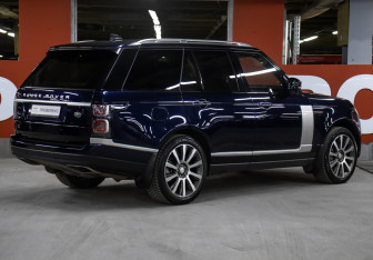 Подержанный автомобиль Land Rover Range Rover 2021 года (5 фото)
