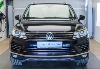 Подержанный автомобиль Volkswagen Touareg 2016 года (2 фото)