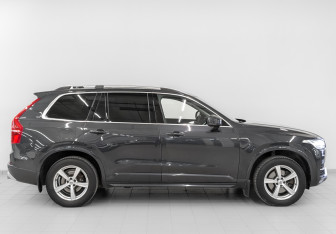 Подержанный автомобиль Volvo XC90 2018 года (4 фото)