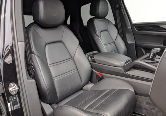 Подержанный автомобиль Porsche Cayenne 2021 года (23 фото)