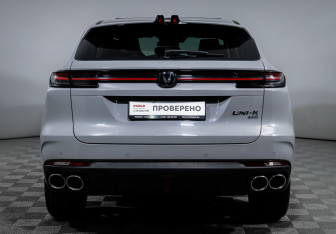 Подержанный автомобиль Changan UNI-K 2024 года (6 фото)