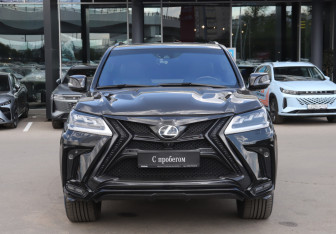 Подержанный автомобиль Lexus LX 2019 года (2 фото)