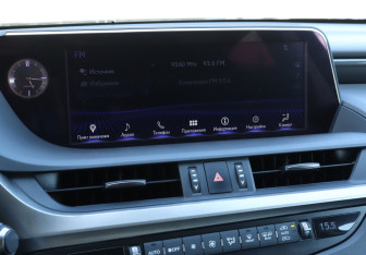 Подержанный автомобиль Lexus ES 2020 года (18 фото)
