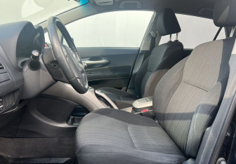 Подержанный автомобиль Toyota Auris Hatchback 2008 года (10 фото)