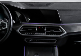 Подержанный автомобиль BMW X5 2022 года (13 фото)