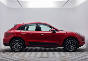 Подержанный автомобиль Porsche Macan 2018 года (4 фото)