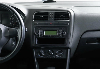 Подержанный автомобиль Volkswagen Polo Hatchback 2010 года (8 фото)