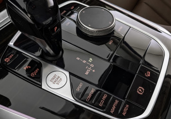 Подержанный автомобиль BMW X5 2020 года (27 фото)