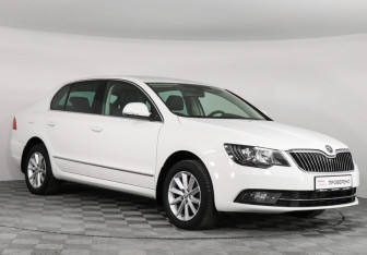 Подержанный автомобиль Skoda Superb Liftback 2013 года (3 фото)