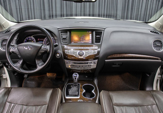 Подержанный автомобиль Infiniti QX60 2019 года (16 фото)