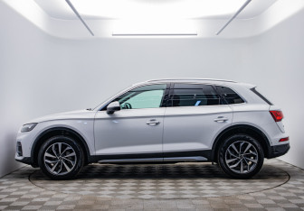 Подержанный автомобиль Audi Q5 2022 года (2 фото)