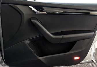 Подержанный автомобиль Skoda Octavia Liftback 2019 года (24 фото)
