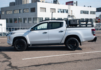 Подержанный автомобиль Mitsubishi L200 2023 года (8 фото)