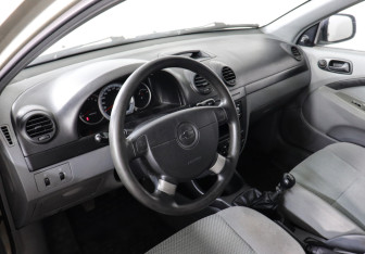 Подержанный автомобиль Chevrolet Lacetti Hatchback 2009 года (9 фото)