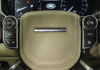 Подержанный автомобиль Land Rover Range Rover 2014 года (16 фото)