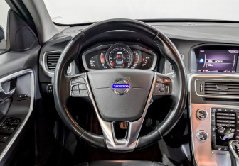 Подержанный автомобиль Volvo S60 Cross Country 2018 года (22 фото)