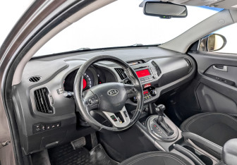 Подержанный автомобиль Kia Sportage 2011 года (16 фото)