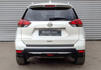 Подержанный автомобиль Nissan X-Trail 2020 года (6 фото)