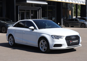 Подержанный автомобиль Audi A3 Sedan 2019 года (3 фото)