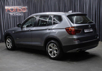 Подержанный автомобиль BMW X3 2013 года (7 фото)