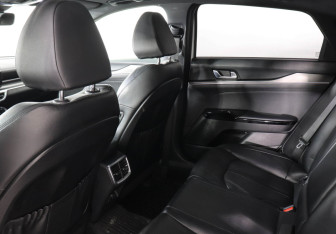 Подержанный автомобиль Kia K5 2020 года (12 фото)