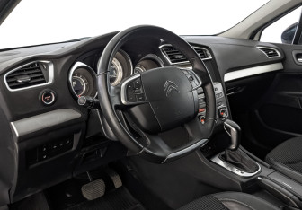 Подержанный автомобиль Citroen C4 Sedan 2018 года (15 фото)