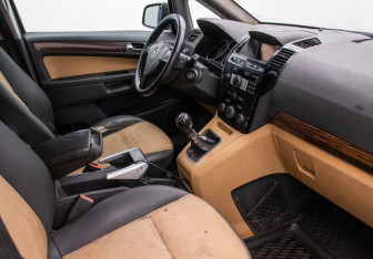 Подержанный автомобиль Opel Zafira Compactvan 2011 года (9 фото)