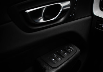 Подержанный автомобиль Volvo XC60 2021 года (14 фото)