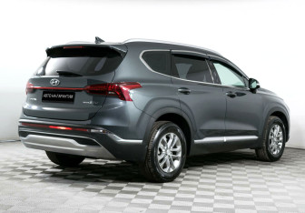 Подержанный автомобиль Hyundai Santa Fe 2022 года (3 фото)