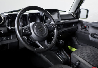 Подержанный автомобиль Suzuki Jimny 2020 года (14 фото)