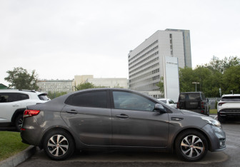 Подержанный автомобиль Kia Rio Hatchback 2020 года (3 фото)