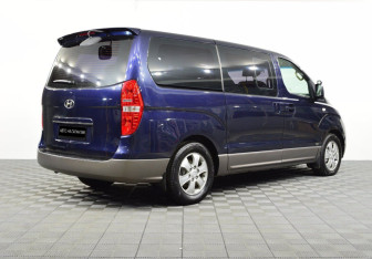 Подержанный автомобиль Hyundai Grand Starex 2008 года (4 фото)