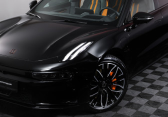 Подержанный автомобиль Zeekr 001 2023 года (27 фото)