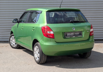 Подержанный автомобиль Skoda Fabia Hatchback 2012 года (7 фото)