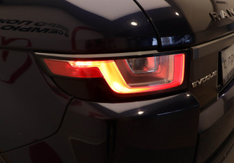 Подержанный автомобиль Land Rover Range Rover Evoque 2015 года (32 фото)