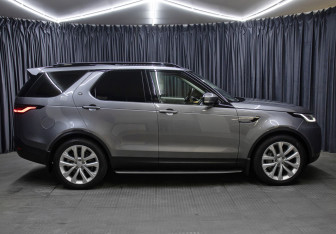 Подержанный автомобиль Land Rover Discovery 2022 года (4 фото)