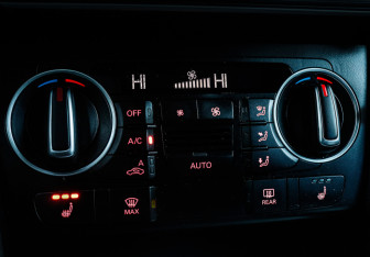 Подержанный автомобиль Audi Q3 2016 года (13 фото)