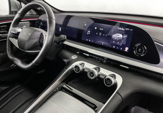 Подержанный автомобиль Exeed TXL 2023 года (9 фото)