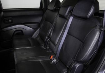 Подержанный автомобиль Citroen C-Crosser 2008 года (12 фото)